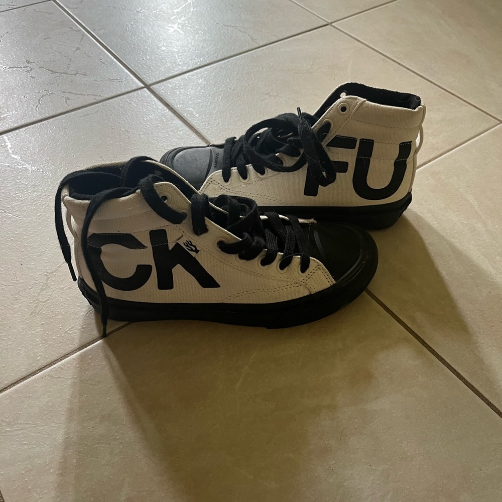 Straye Shoes